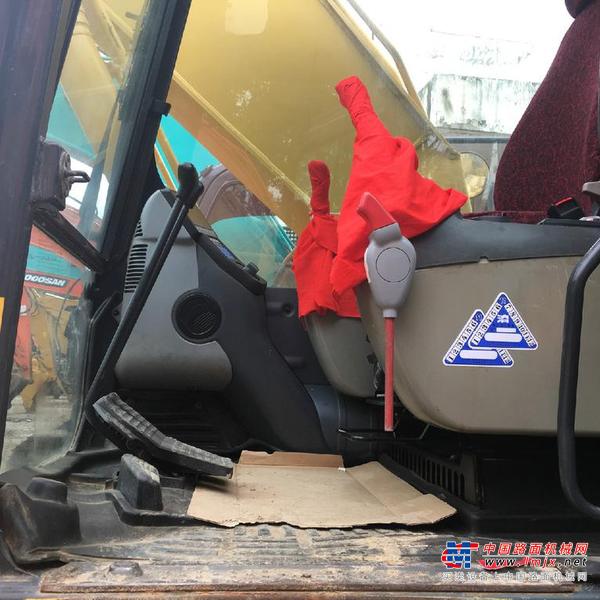 出售转让二手KOMATSU200挖掘机