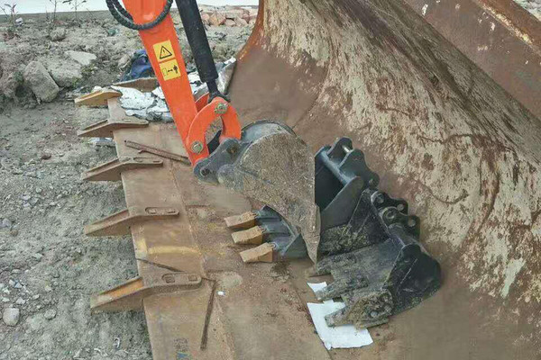 出售转让二手日立挖掘机