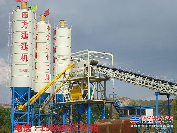 出售转让二手潍坊通用HZS25-180混凝土搅拌站
