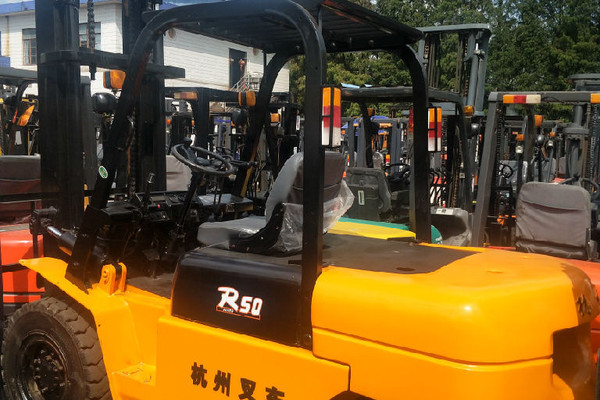 出售转让二手杭州叉车HB30叉装车