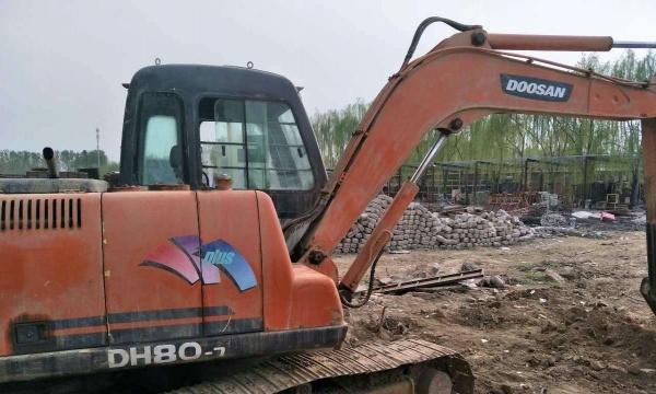 深圳市出售转让二手斗山土方机械