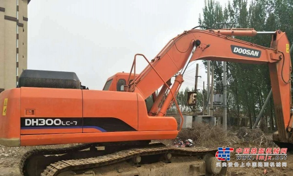 深圳市出售转让二手斗山土方机械