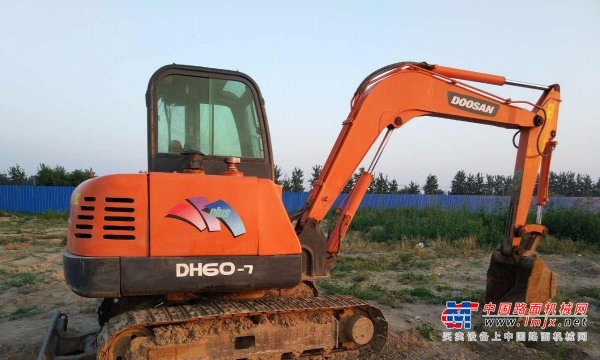 鞍山市出售转让二手斗山土方机械