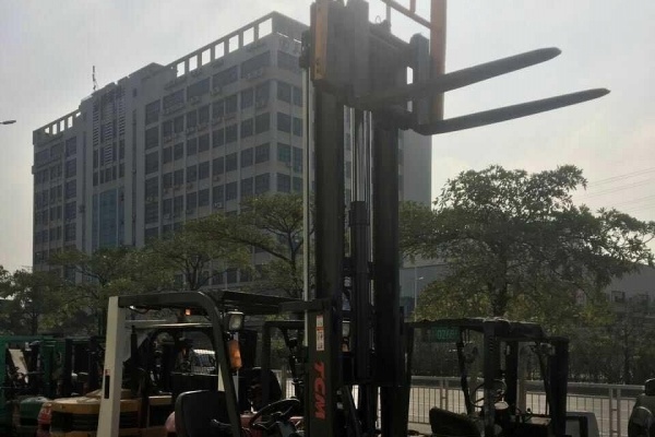 深圳市出售转让二手现代电动叉车