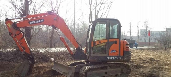 赤峰市出售转让二手斗山土方机械