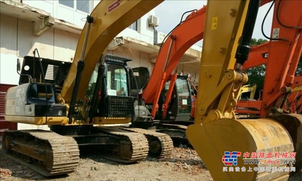 百色市出售转让二手卡特彼勒土方机械