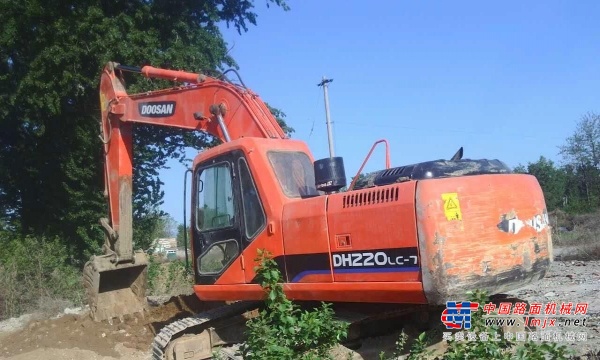 赤峰市出售转让二手斗山土方机械
