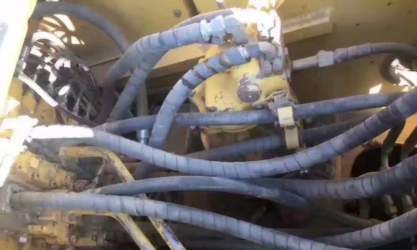 赤峰市出售转让二手小松土方机械