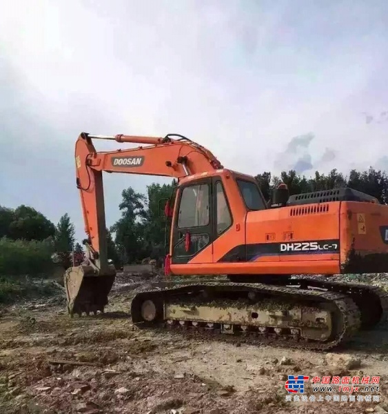 保定市出售转让二手斗山土方机械
