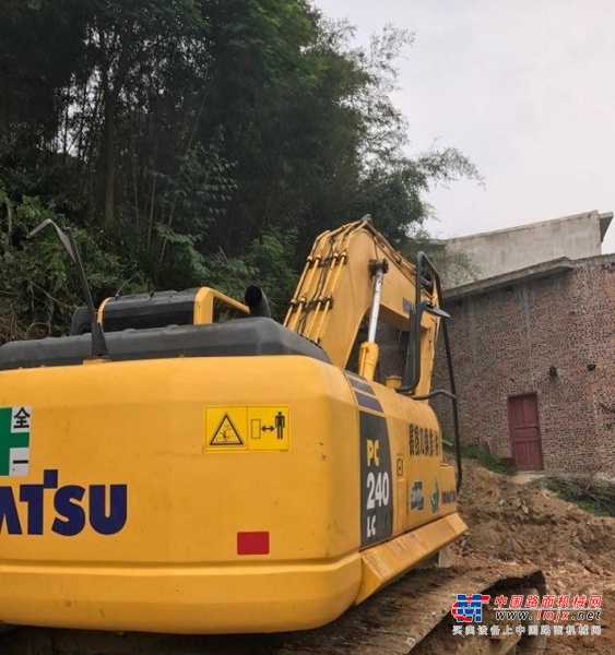 毕节地区出售转让二手小松土方机械