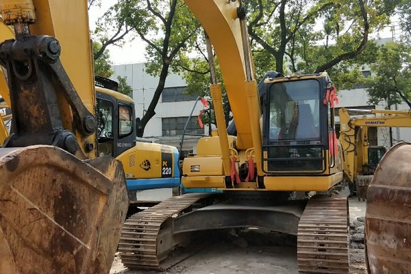 保定市出售转让二手小松土方机械