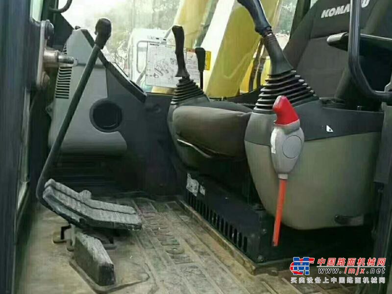 阿坝出售转让二手小松土方机械
