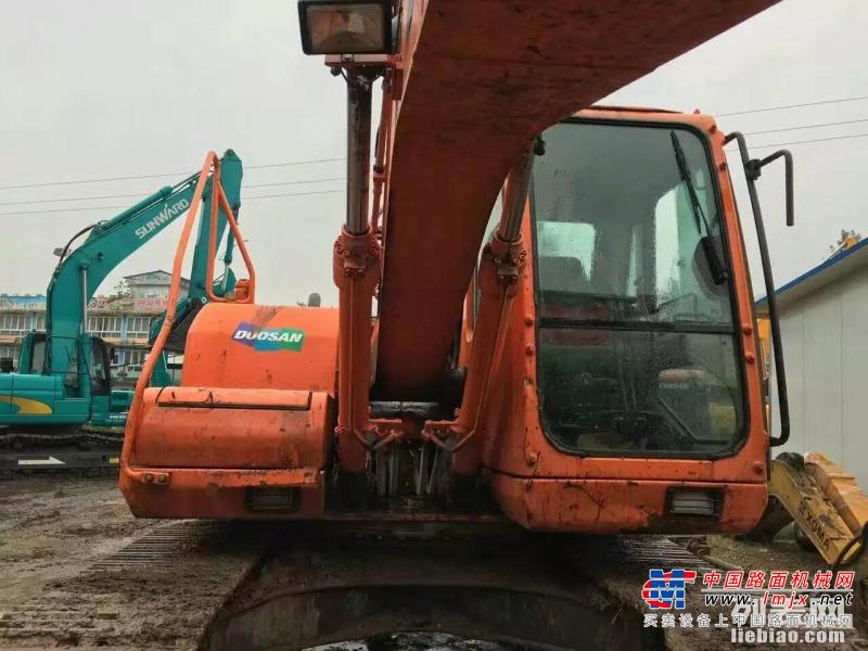 阿坝出售转让二手斗山土方机械