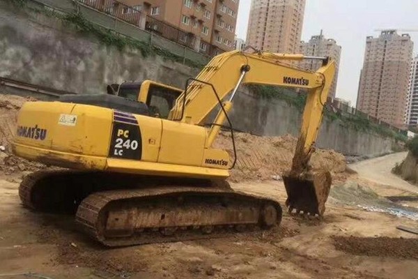 毕节地区出售转让二手小松土方机械