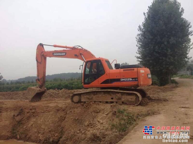 巴彦淖尔市出售转让二手斗山土方机械