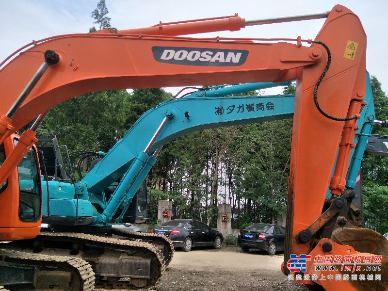 常德市出售转让二手斗山土方机械