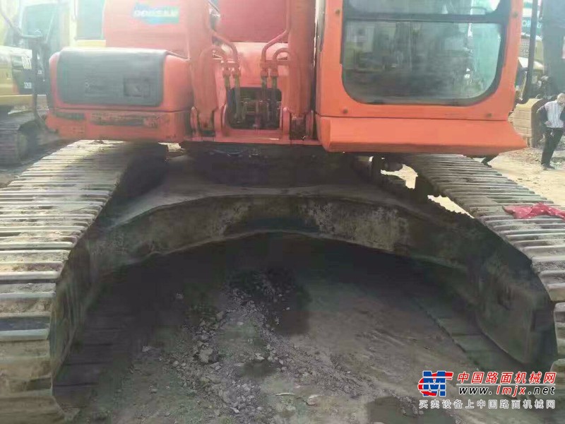 东营市出售转让二手斗山土方机械