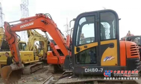 防城港市出售转让二手斗山土方机械