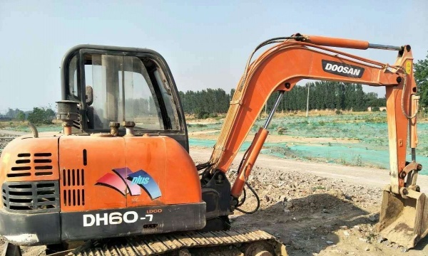 德阳市出售转让二手斗山土方机械