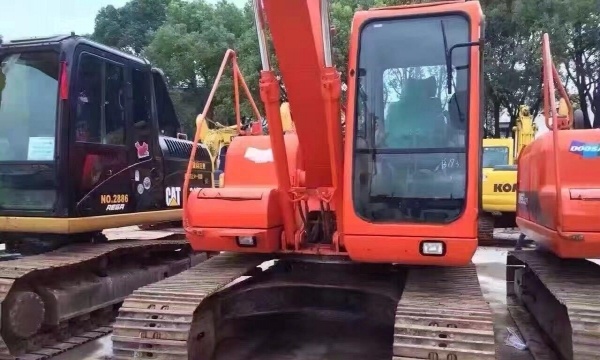 丹东市出售转让二手斗山土方机械
