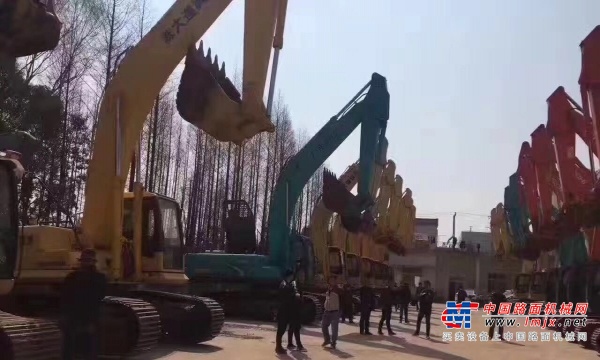 合肥市出售转让二手小松土方机械