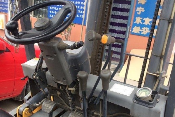 哈尔滨市出售转让二手龙工电动叉车