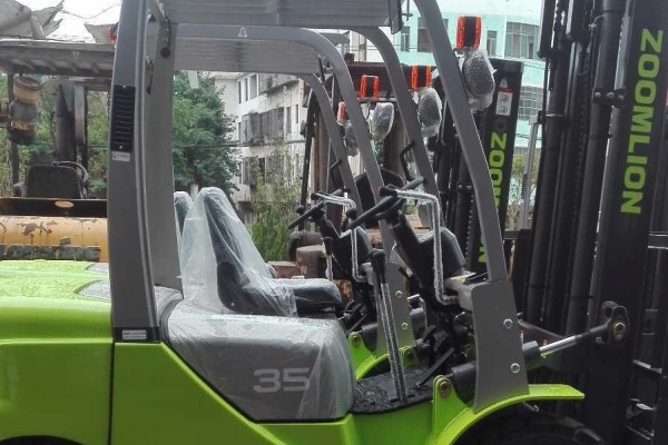 赣州市出售转让二手中联重科电动叉车