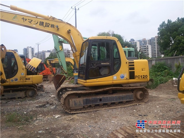 哈尔滨市出售转让二手小松土方机械