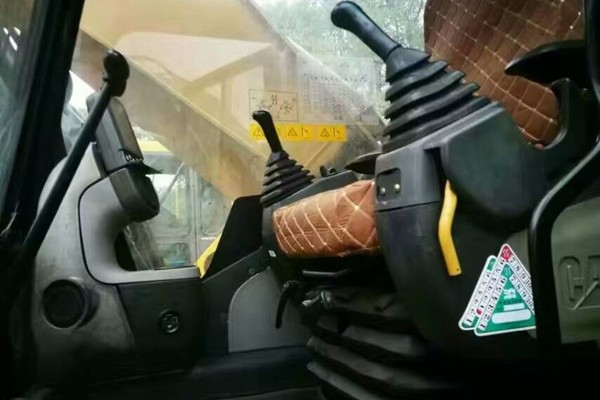 贵阳市出售转让二手卡特彼勒土方机械