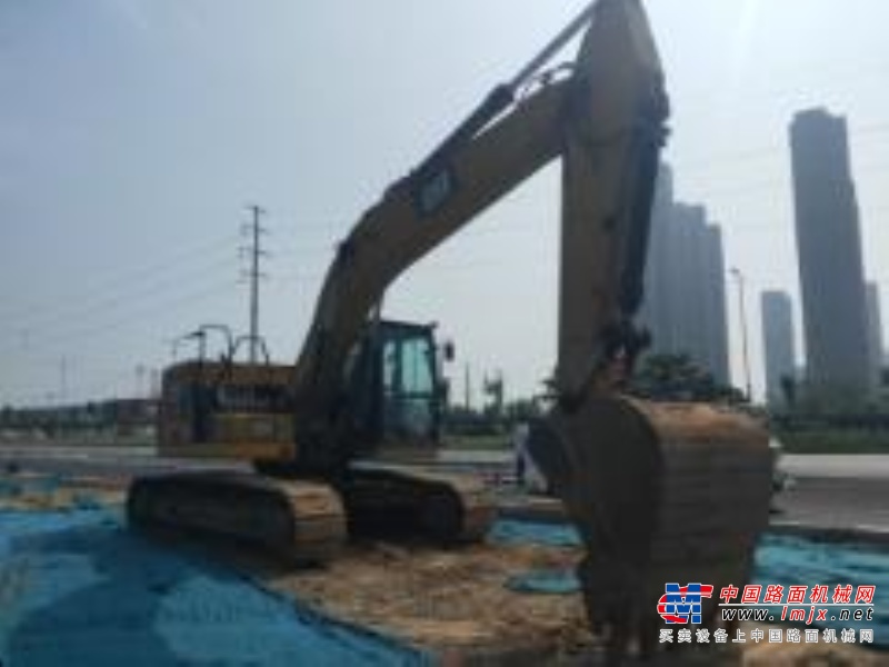 郑州市出售转让二手1883小时2018年卡特323挖掘机