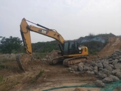 郑州市出售转让二手2642小时2017年卡特323D2L挖掘机