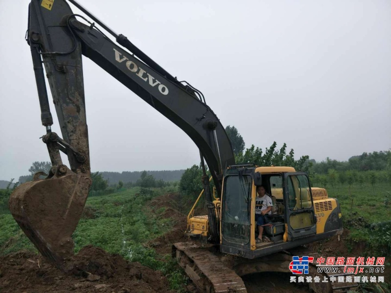 郑州市出售转让二手2008年沃尔沃EC210BLC挖掘机
