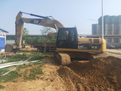 郑州市出售转让二手8931小时2010年卡特323DL挖掘机