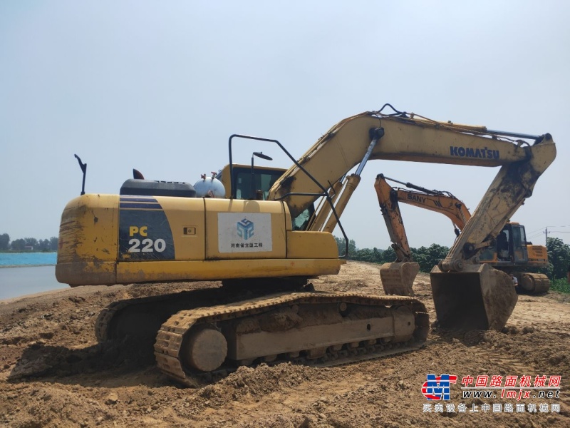 郑州市出售转让二手2012年小松PC220-8挖掘机