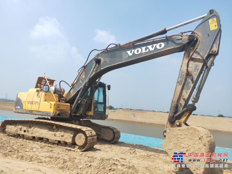 郑州市出售转让二手2011年沃尔沃EC210BLC挖掘机