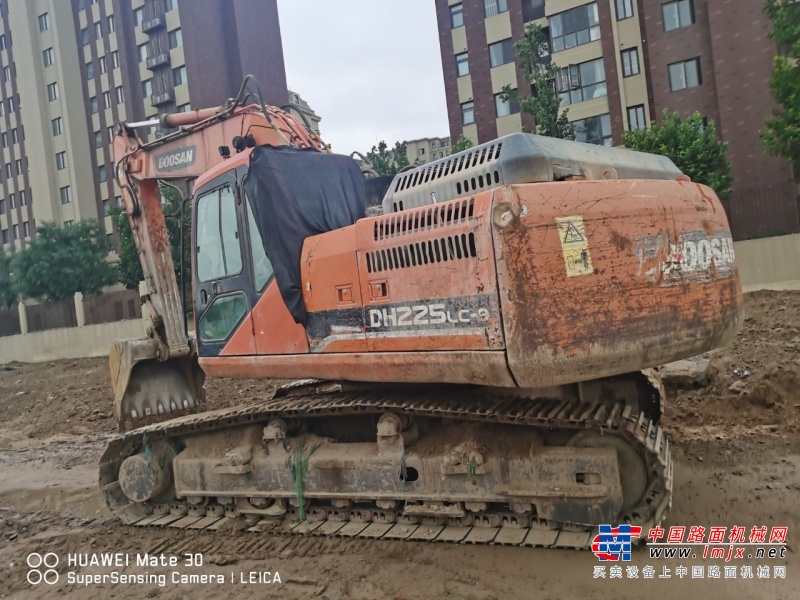 郑州市出售转让二手2011年斗山DH225LC-9挖掘机