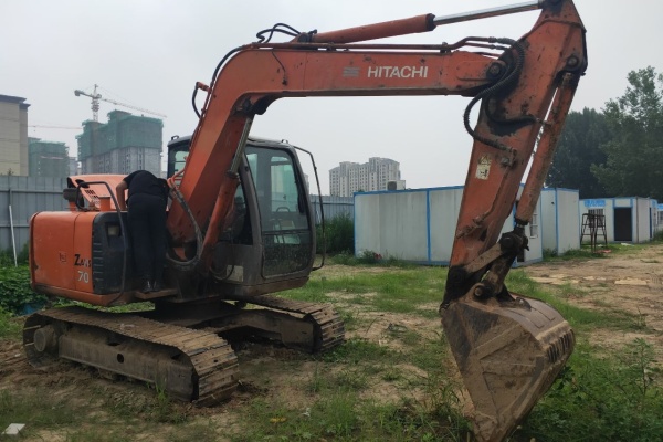 郑州市出售转让二手10642小时2006年日立ZX70挖掘机