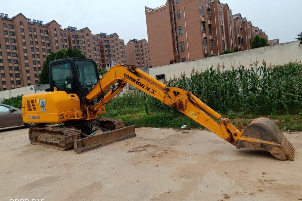 郑州市出售转让二手2100小时2017年龙工LG6060D挖掘机