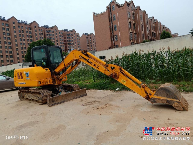 郑州市出售转让二手2100小时2017年龙工LG6060D挖掘机