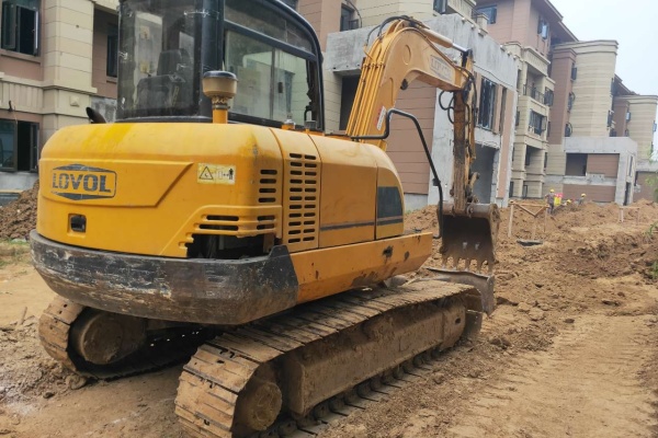 郑州市出售转让二手2014年雷沃FR65-7挖掘机