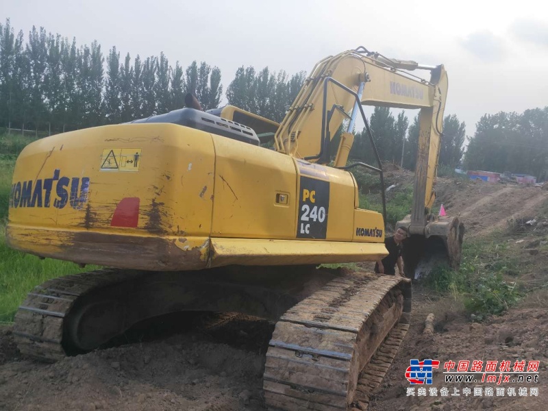 郑州市出售转让二手4572小时2016年小松PC240LC-8M0挖掘机