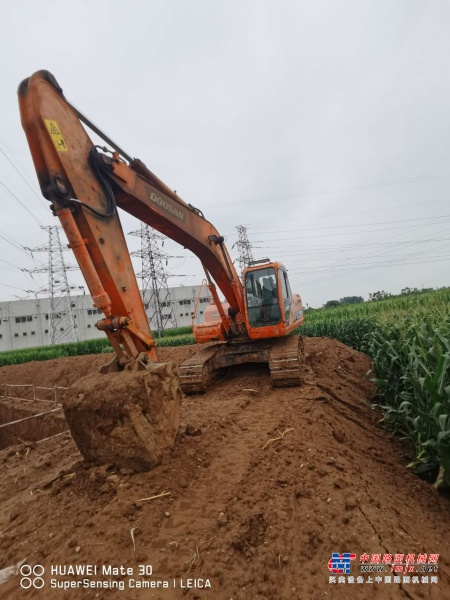 郑州市出售转让二手10093小时2014年斗山DH215-9E挖掘机