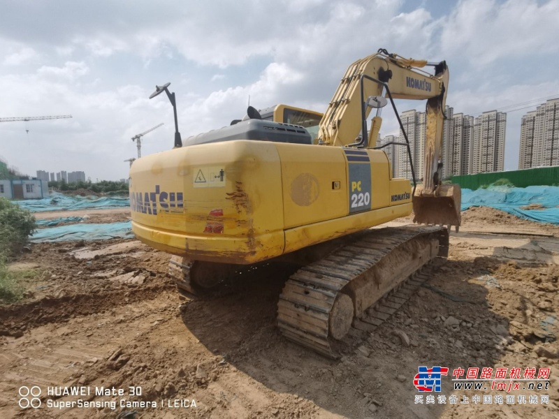郑州市出售转让二手8557小时2014年小松PC220-8M0挖掘机