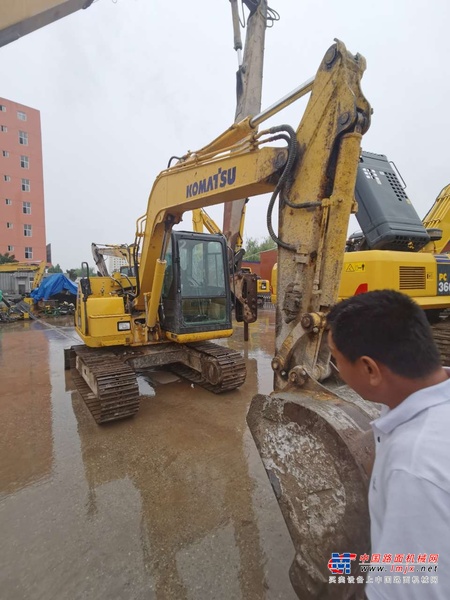郑州市出售转让二手3352小时2018年小松PC60-8挖掘机