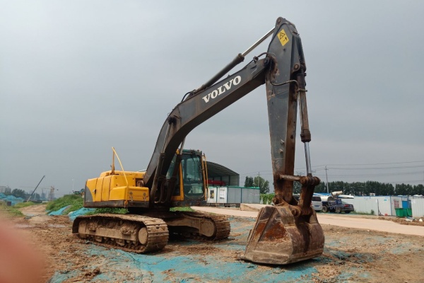郑州市出售转让二手2010年沃尔沃EC210BLC挖掘机