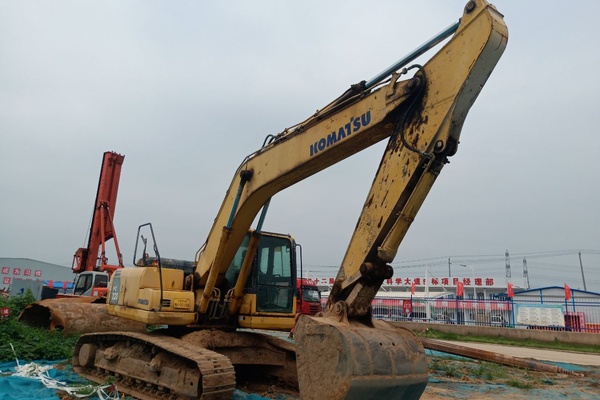 郑州市出售转让二手9203小时2011年小松PC220-8挖掘机