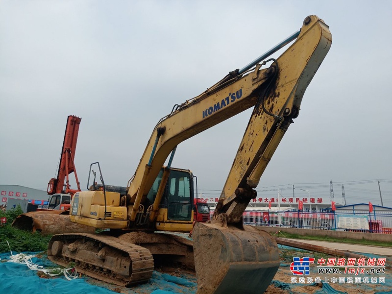 郑州市出售转让二手9203小时2011年小松PC220-8挖掘机