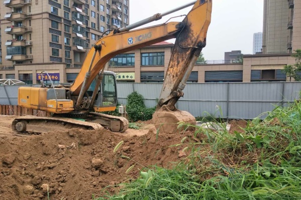 郑州市出售转让二手2009年徐工XE230C挖掘机