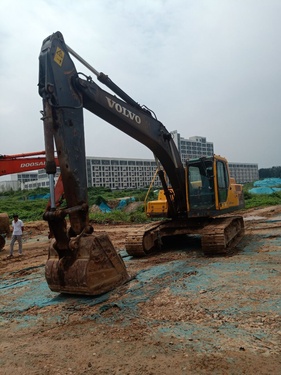 郑州市出售转让二手2010年沃尔沃EC210BLC挖掘机