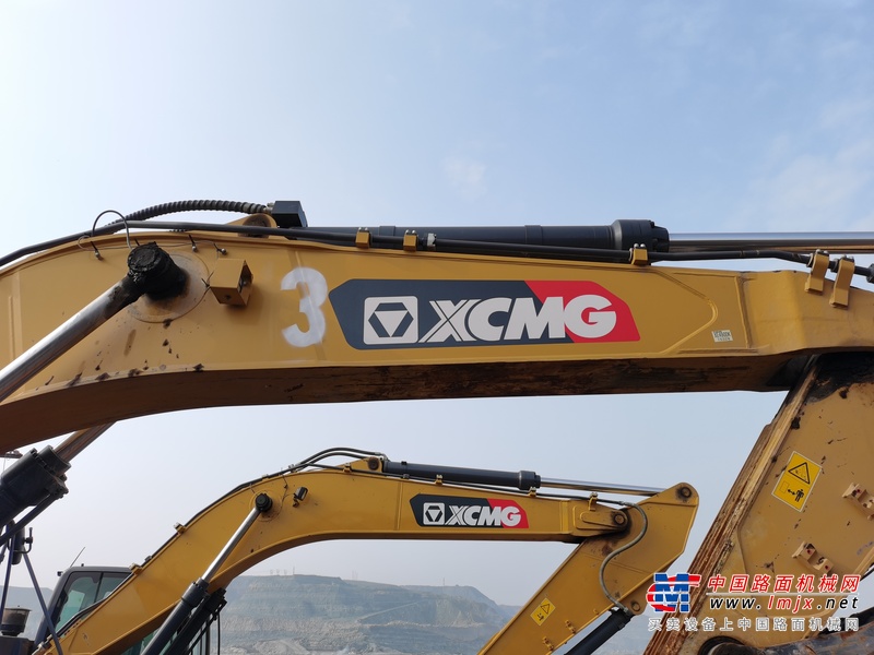 榆林市出售转让二手不详小时2019年徐工XE490DK挖掘机